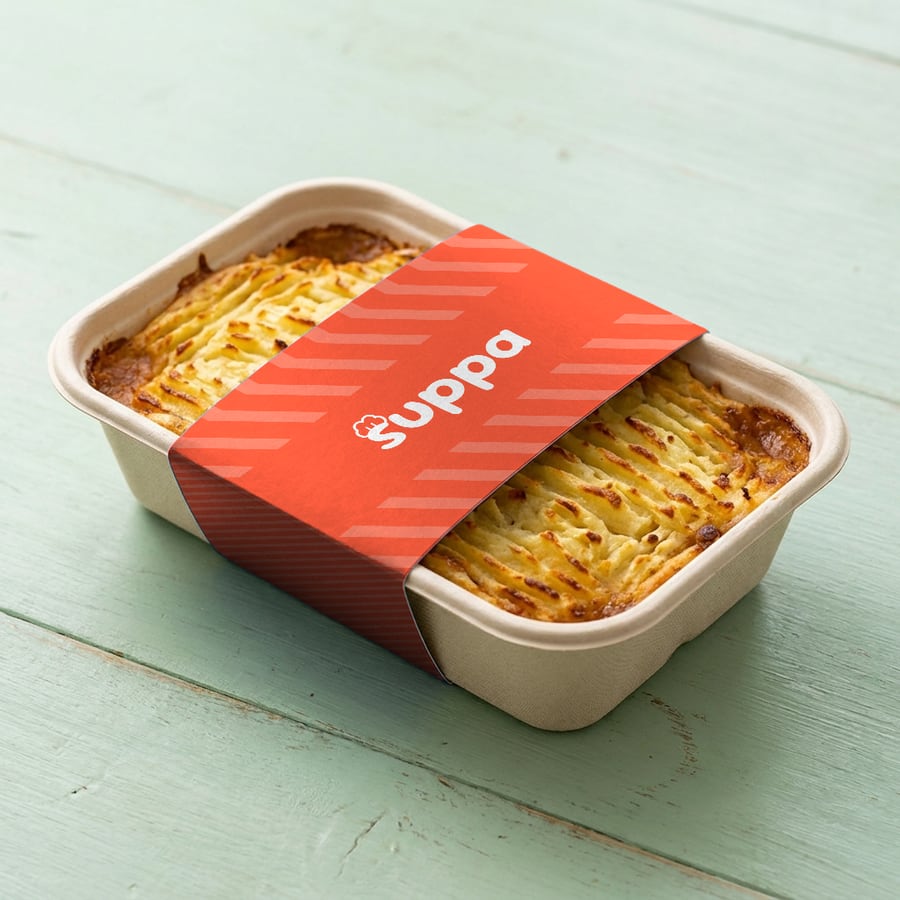 Cottage pie packed in a Suppa tray with a orange striped sleeve