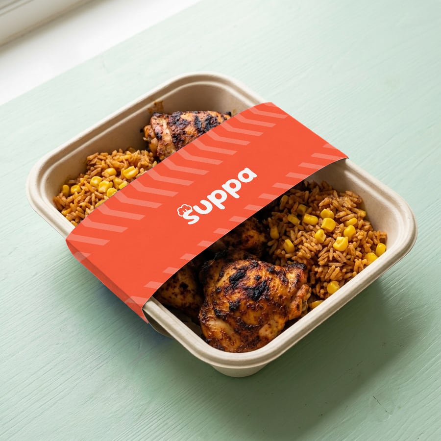 Piri piri chicken packed in a Suppa tray with a orange striped sleeve